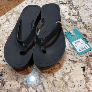 OluKai Flip-flops size 8